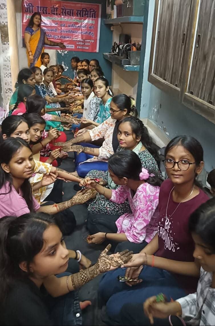 Free mehndi training for girls and women
